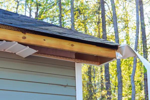 Choosing the Right Professionals for roof inspections in Heiskell